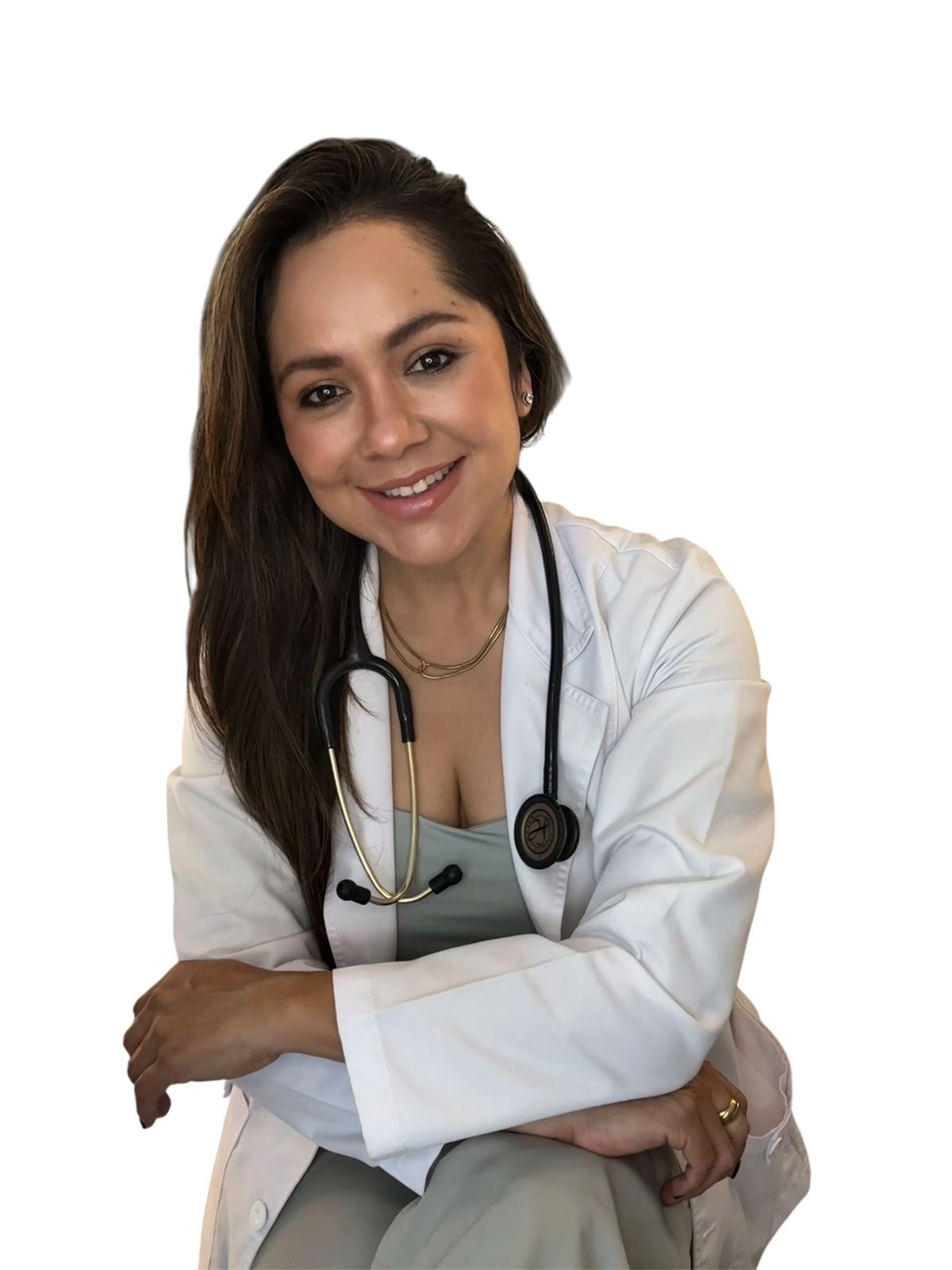 Dra. Dayanna Mena, retrato cercano con bata blanca